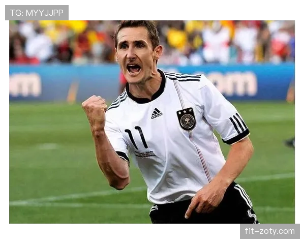 伊萨克从边锋到中锋的战术角色演变解析