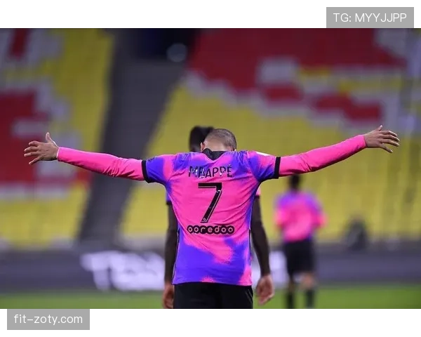 姆巴佩周末又晒手表，普通人看了怀疑人生这是买菜还是买表？