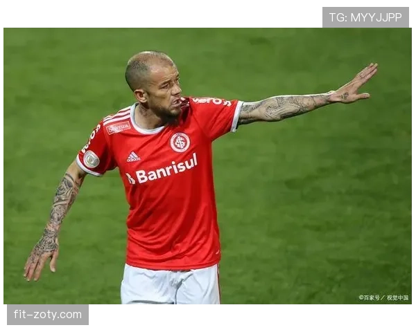 卡纳瓦罗高位逼抢战术如何有效提升防守强度并撕开对手防线？